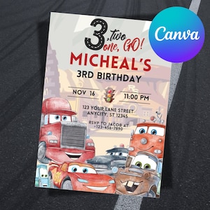 Puede incluir: Una invitación de cumpleaños con ilustraciones de coches de dibujos animados. El texto dice "3er Cumpleaños de Micheal" con la fecha y la hora. El diseño incluye un camión rojo, un coche de carreras rojo y otros vehículos animados.