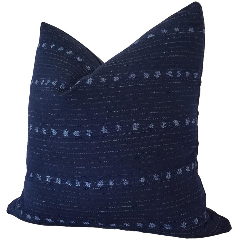 OUTDOOR, Perennials Dotty in Blue Jean, Outdoor Pillow, Striped Pillow