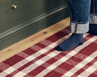Handwoven Red Plaid Dhurrie Rug: Rustic Farmhouse Cotton Flatweave Carpet