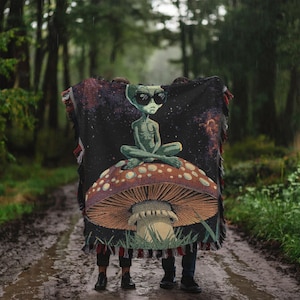 Trippy Alien Woven Blanket, Psychedelic Mushroom Tapestry, Galaxy Space Alien Throw, Mushroom Magic Room Decor