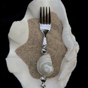Juego de cuchara y tenedor de concha plateada, vajilla náutica costera, cubiertos con mango de concha auténtica, regalo de lujo para bodas en la playa, cubiertos de concha marina.