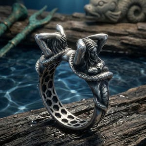 Gorgon Ring - Etsy