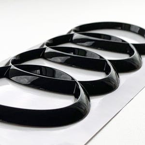Anelli curvi per il bagagliaio posteriore AUDI da 190 mm x 64 mm, emblema convesso per il portellone posteriore, nero lucido