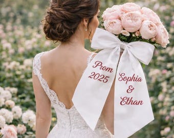 Cinta bordada para ramo de graduación / Lazo de satén personalizado con nombre y fecha / Graduación / Regalo de recuerdo para el baile de graduación