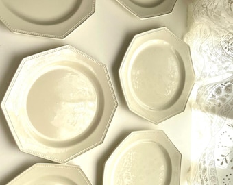 ref : OCT-CMD-019 Antique Creil et Montereau Dinner Plate