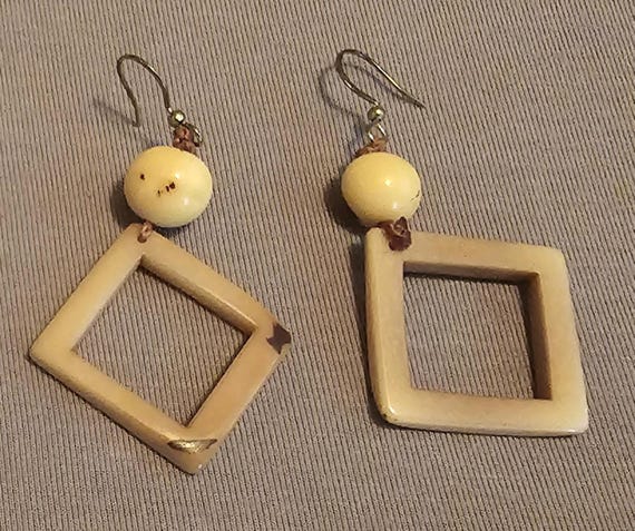Dangle Earings Ivory - image 1