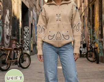 Trui met opstaande kraag | Relaxte top met lange mouwen | Casual streetwear-outfit | Vintage bandana-stijl