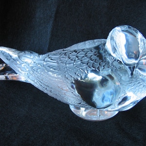 Exquisite Signed Vintage Lalique Crystal Pigeon Gand. Designed 1932