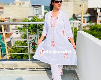 Conjunto de kurti de algodón bordado: étnico indio blanco de 2 piezas