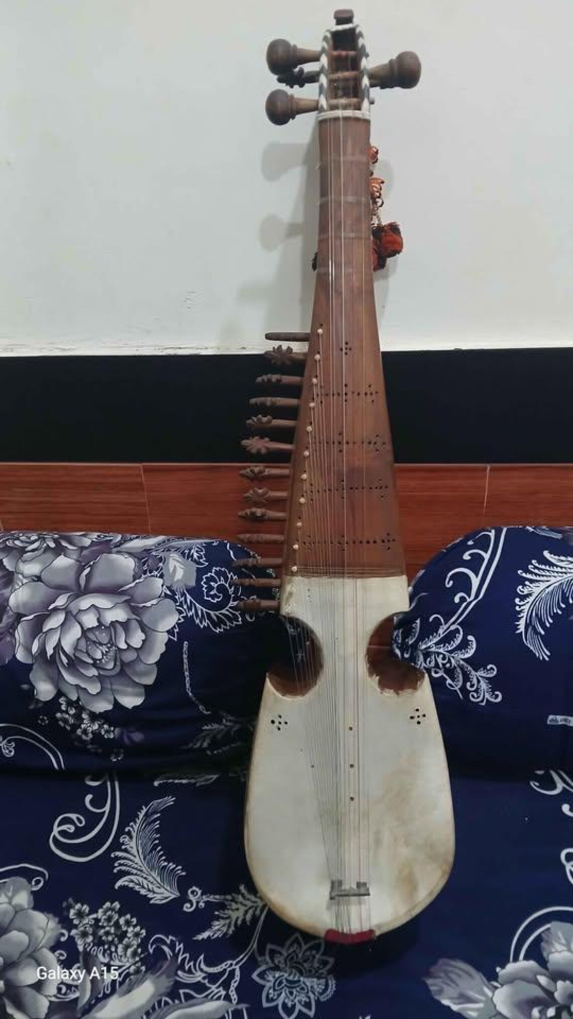 Vintage black rabab, Left handed, Warm tone rabab, Afghani Professional rabab, Mulberry wood, with sympathetic strings, Free delivery, foto 1 di 4