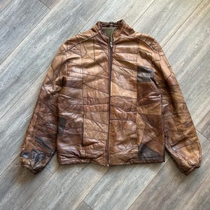 Vintage leren bomberjack uit de jaren 80 met patchwork, bruin, boho retro, zonovergoten, ritssluiting, maat M