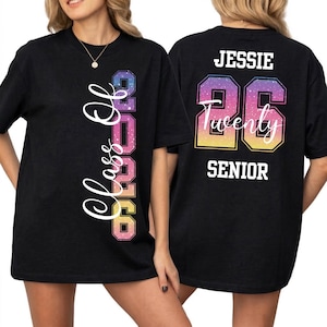 Transferencia personalizada para camiseta de graduación, nombre Clase de 2026 Diseño termoadhesivo Negro o blanco