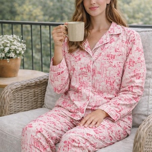 Różowy komplet piżamowy z bawełny z nadrukiem Toile | Piżama z długim rękawem | Luźny krój damski do noszenia w domu zdjęcie 1