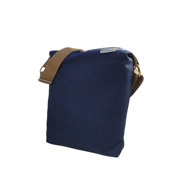 Umhängetasche, Schultertasche, große Handtasche mit verstellbarem Gurt, blau weicher Stoff