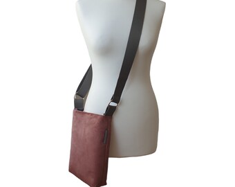 Umhängetasche, Schultertasche, kleine Handtasche mit verstellbarem Gurt, Breitcord, puderrosa mit grafischem rosa Futter