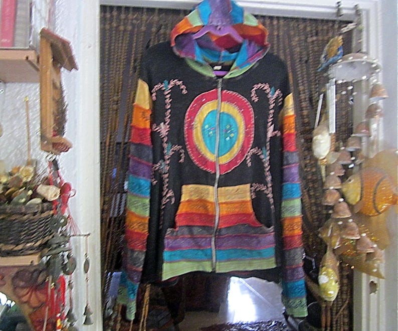RISING INTERNATIONAL, Nepal - FELPA CON CAPPUCCIO OVERSIZE Boho Patchwork ricamato a mano Batik Dipinto Giacca in cotone completamente con cerniera - Taglia XXLarge immagine 4