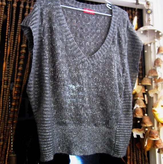 Unique 3 Diffferent Knit Patterns V-Neck Pullover… - image 3