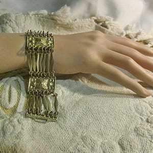 TAXCO Mexico – Rare Artisan Link Bracelet GOLD WASH Over 925 Sterling Silver (Hallmarked) Embossed Link Ornate Band / Weights 37g, 7.5&quot; long