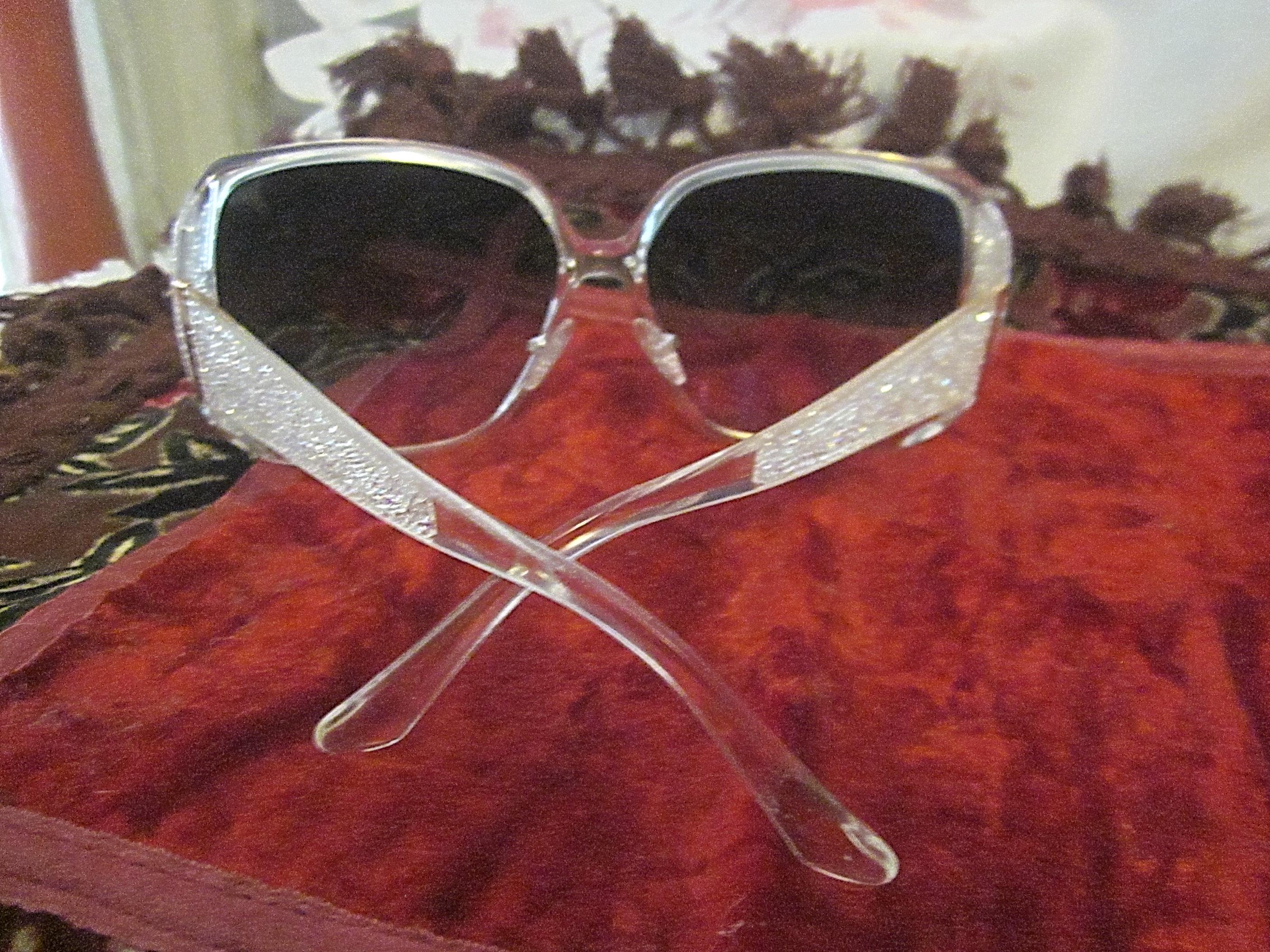 JIMMY CHOO - Fabulous Clear CRYSTAL Glitter Square Shaped  display picture 2