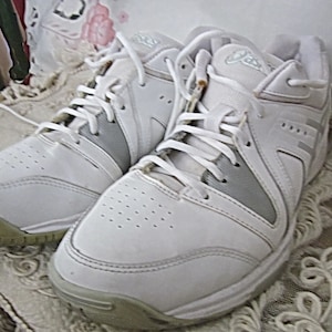 ASICS GEL - Women&#39;s White & Silver LEATHER Sports Trainers Athletic Shoes GamePoint E459L, Vintage  Size 10
