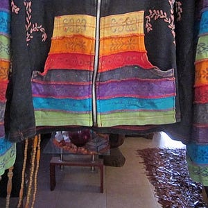 RISING INTERNATIONAL, Nepal - FELPA CON CAPPUCCIO OVERSIZE Boho Patchwork ricamato a mano Batik Dipinto Giacca in cotone completamente con cerniera - Taglia XXLarge immagine 8