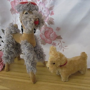 80&#39;s Two Hand Made Collectible Dogs