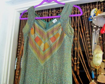 90's Sag Green Sleeveless Summer Dress Adorned with Orange, Yellow & White Front Prints and Hidden Back Zipper - Size Medium