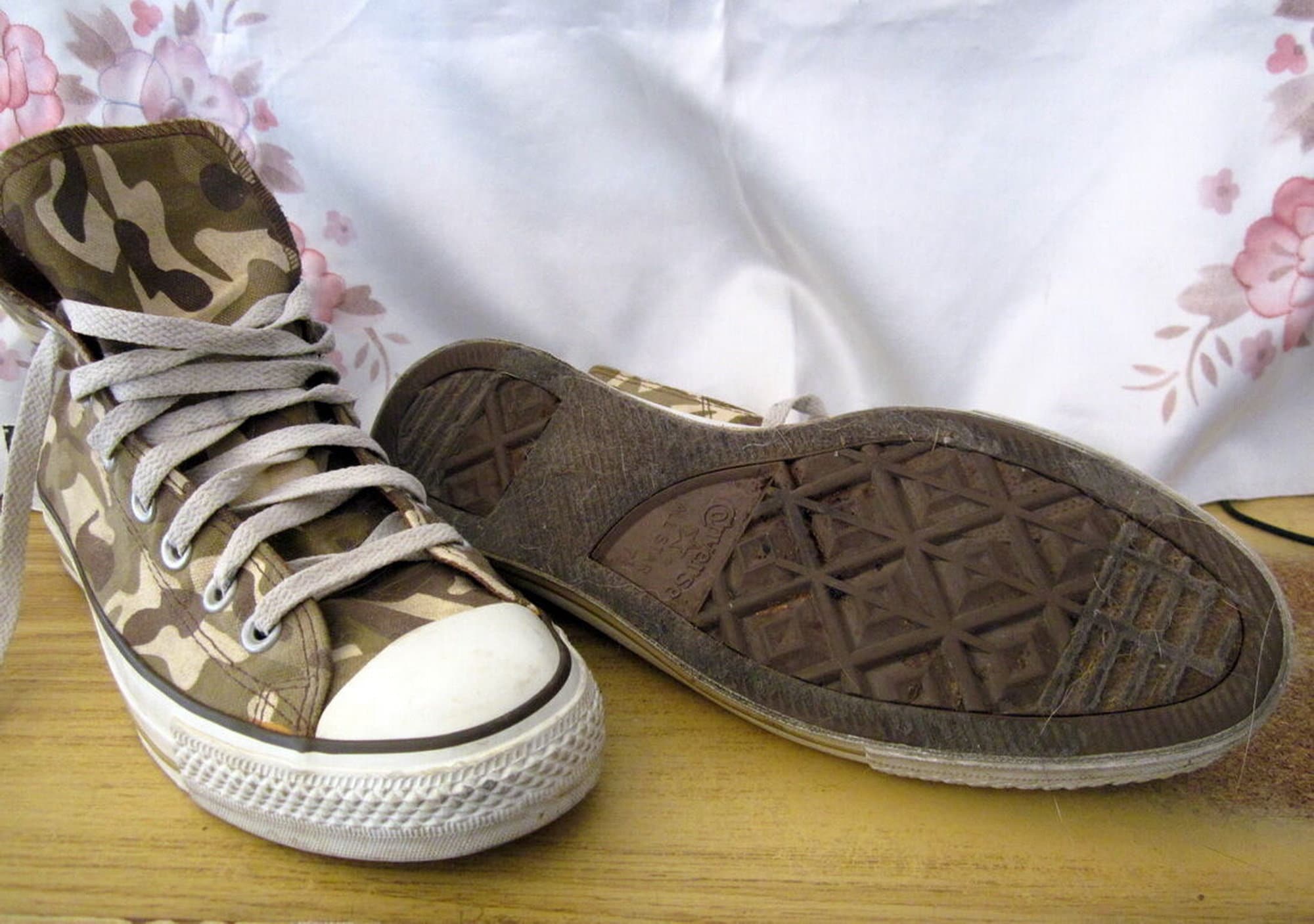 CONVERSE ALL STAR - Camouflage Unisex High Top Gold Star Rare 