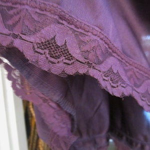 Ankle-Length Eggplant Shaded Lace Trimmed Silky Skirt / Underskirt, Vintage - Medium to Large