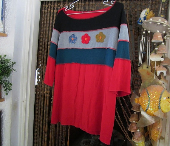 Gorgeous Red Top with Patchwork Appliques in Blac… - image 3