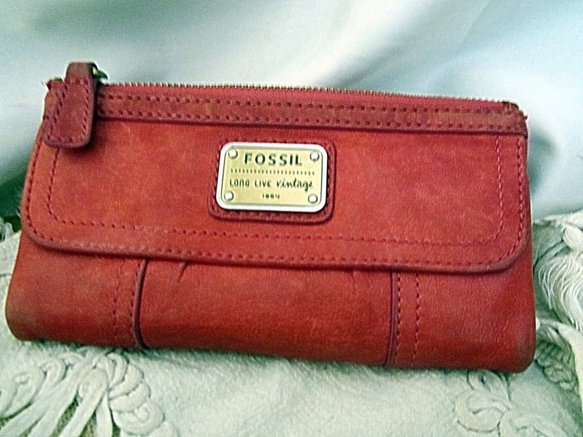 FOSSIL Emory Red Lamb Leather Wallet W lots of Credit Cards Ids