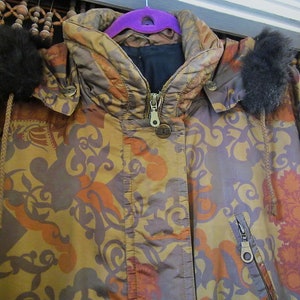PLUS SIZE - Faux Fur Trimmed Detachable HOODIE Multi Pockets Quilted Parka Jacket/Coat W/Full Zipper & Buttons Closing, Vintage, Sz XLarge+