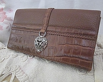 BRIGHTON - Croc Embossed BROWN Leather Trifold Wallet, Vintage