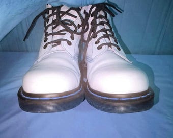 Dr Martens Docs Zavala Combat Boots Womens Size 7 White  display picture 3