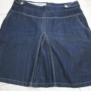 Knee-Length Jeans Denim Skirt with Hidden Back Zipper & 2 Side Seam Pockets - Vintage - size Large