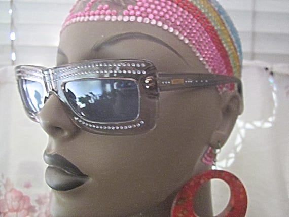 MOSCHINO, Italy - Exclusive Limited Edition Sunglasses  display picture 3