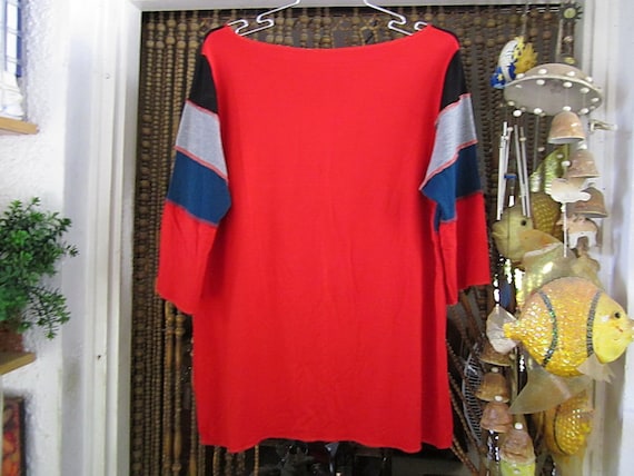 Gorgeous Red Top with Patchwork Appliques in Blac… - image 5