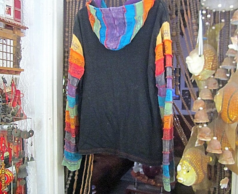 RISING INTERNATIONAL, Nepal - FELPA CON CAPPUCCIO OVERSIZE Boho Patchwork ricamato a mano Batik Dipinto Giacca in cotone completamente con cerniera - Taglia XXLarge immagine 9