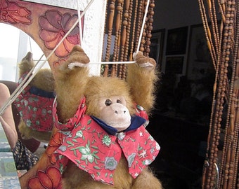 Adorable Huggable Furry Swaying Chimpanzee, Vintage