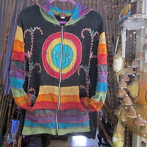 RISING INTERNATIONAL, Nepal - FELPA CON CAPPUCCIO OVERSIZE Boho Patchwork ricamato a mano Batik Dipinto Giacca in cotone completamente con cerniera - Taglia XXLarge immagine 3