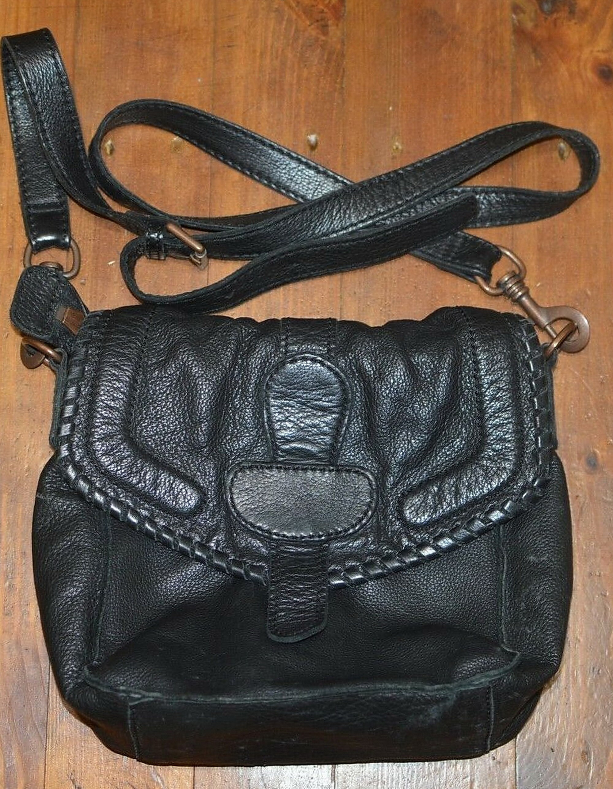 Oval crossbody liebeskind hotsell