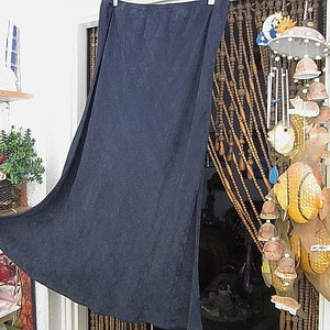 Beautiful Floral Brocade Long Skirt Shaded in Dark Blue , Vintage - Large