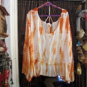 VENUS, India - Oversize orange & White Tie-Dye Lace Appliqued Flowy Delicate Gauzy Top/ Long Bell Style Sleeves w/Lace Details  size 1X