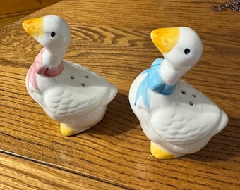Vintage ducks salt and pepper shakers