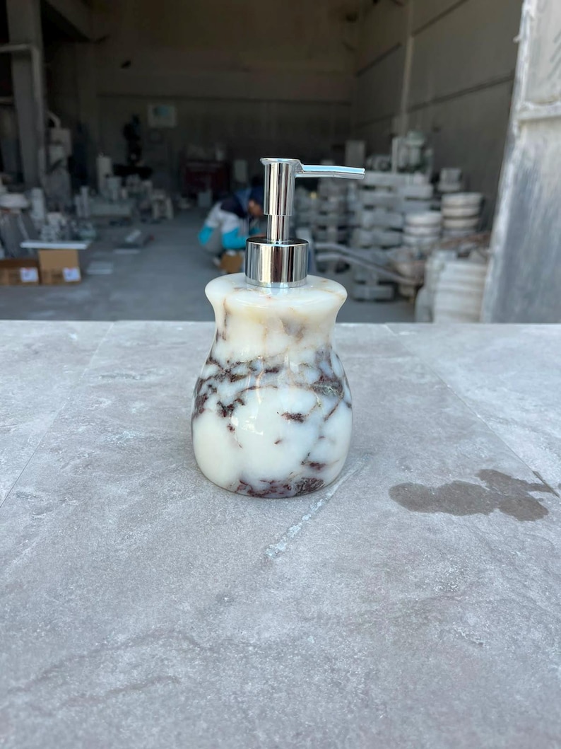 Dispensador de jabón de mármol Rosso Levanto – Dispensador de jabón de piedra hecho a mano para una decoración de baño de lujo. imagen 20