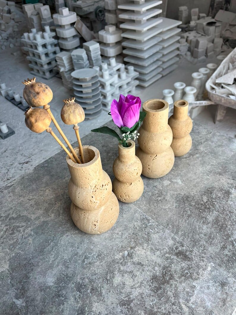 Juego de jarrones de piedra travertino, centro de mesa escultural para la decoración de mesas de centro, estantes y consolas. imagen 10