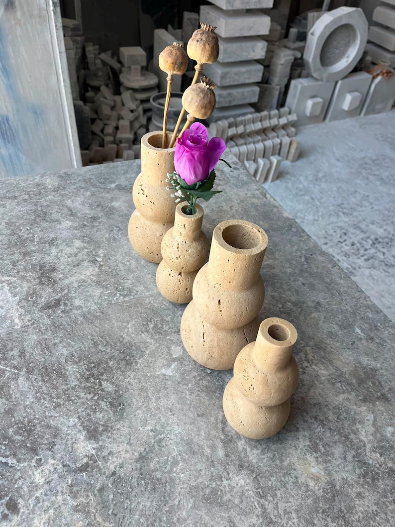 Juego de jarrones de piedra travertino, centro de mesa escultural para la decoración de mesas de centro, estantes y consolas. imagen 12