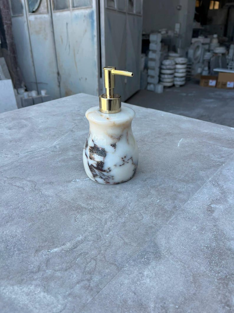Dispensador de jabón de mármol Rosso Levanto – Dispensador de jabón de piedra hecho a mano para una decoración de baño de lujo. imagen 18