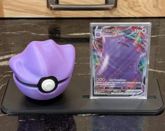 Ditto VMAX Shining Fates Display Bundle: Card, Slider Case, Stand & Custom Pokéball