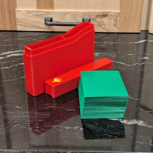 Ultratunn kortleksask - Delad stapeldesign - Kapacitet för 60 kort - Anpassningsbar och robust